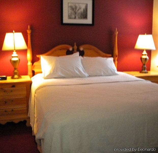 Cimarron Lodge Telluride Room photo